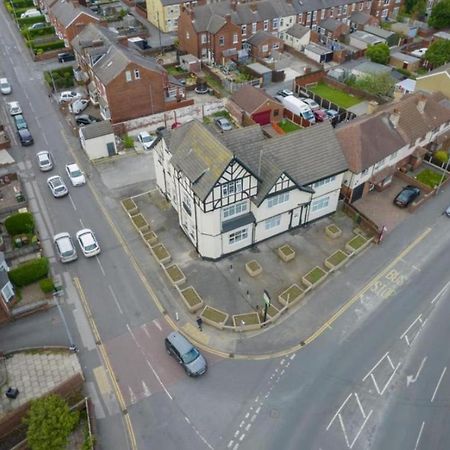 Free Parking- Sandal Park View Wakefield Bagian luar foto